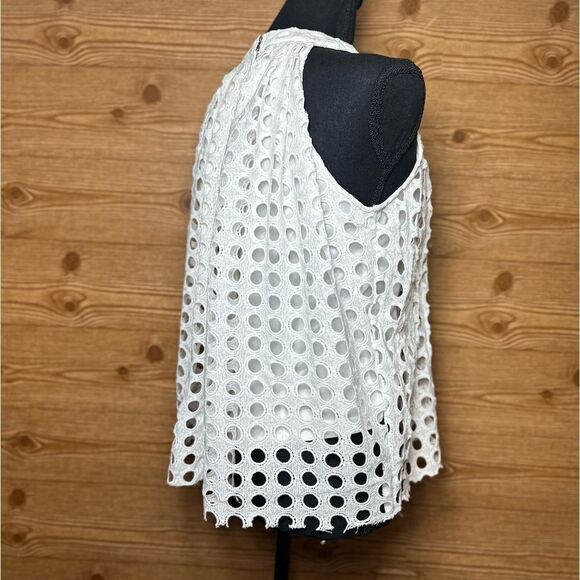 Romeo & Juliet Couture - Picture 5 of 7